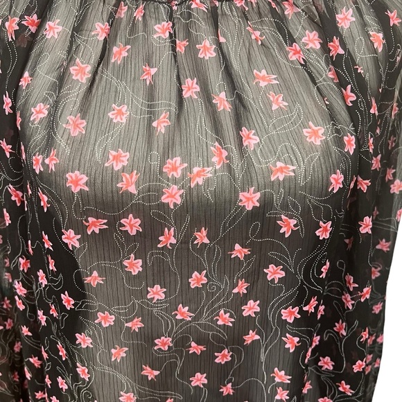 Elizabeth and James Blouse Sz M Woman’s High Neck Black Pink Floral Ribbed Sheer - Picture 15 of 16